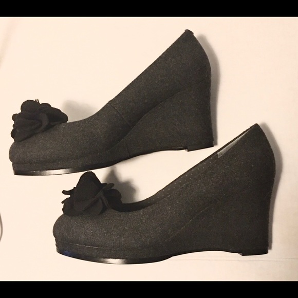 Lindsay Phillips Kristen Wedged Heels - Picture 4 of 8